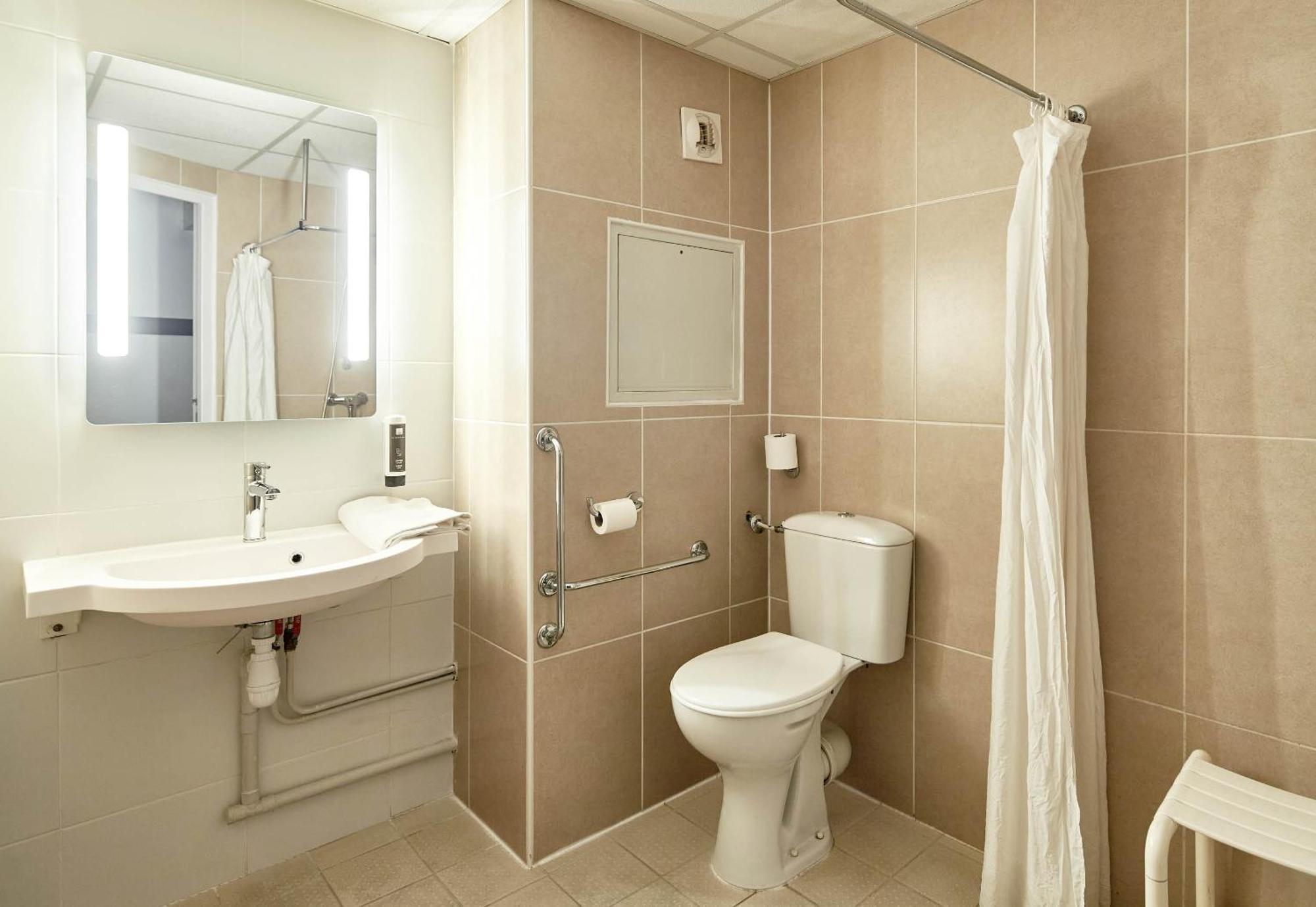 B&B Hotel Evry Lisses 2 Eksteriør billede